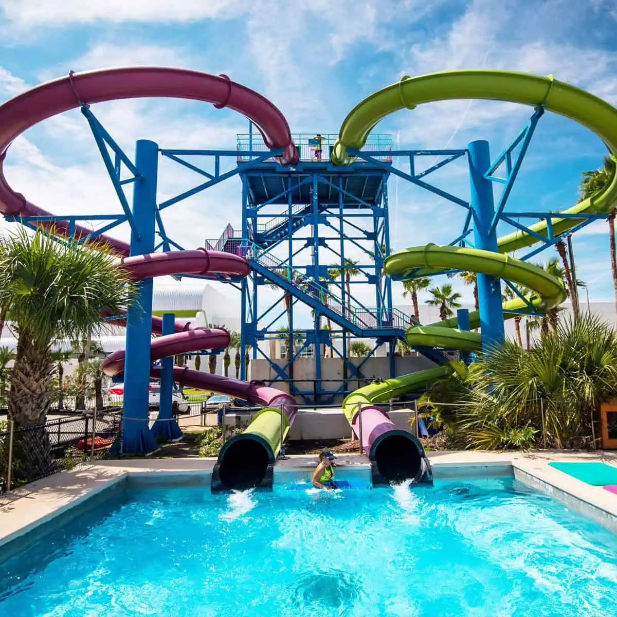 Daytona Lagoon Waterpark featuring splash pools and family attractions