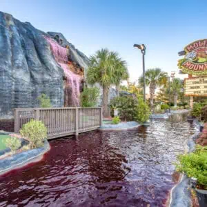 Molten Mountain Miniature Golf - Image 3